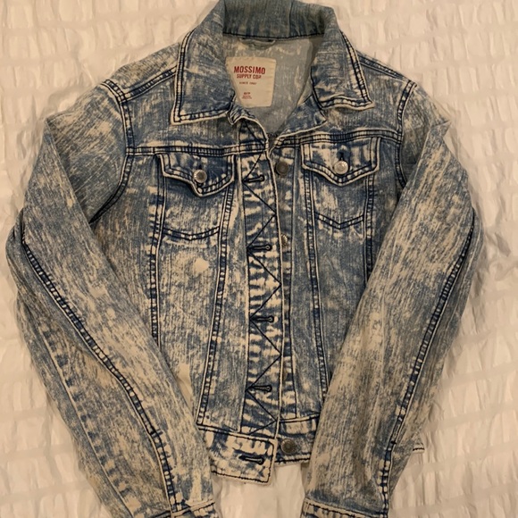 Distressed jean jacket - Picture 1 of 2